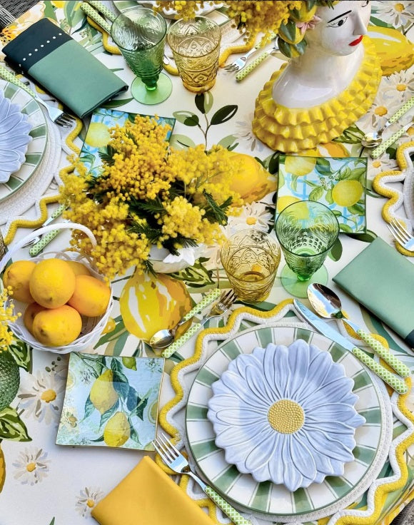 Cómo Crear una Mesa Única y Colorida con Caminos y Manteles Originales